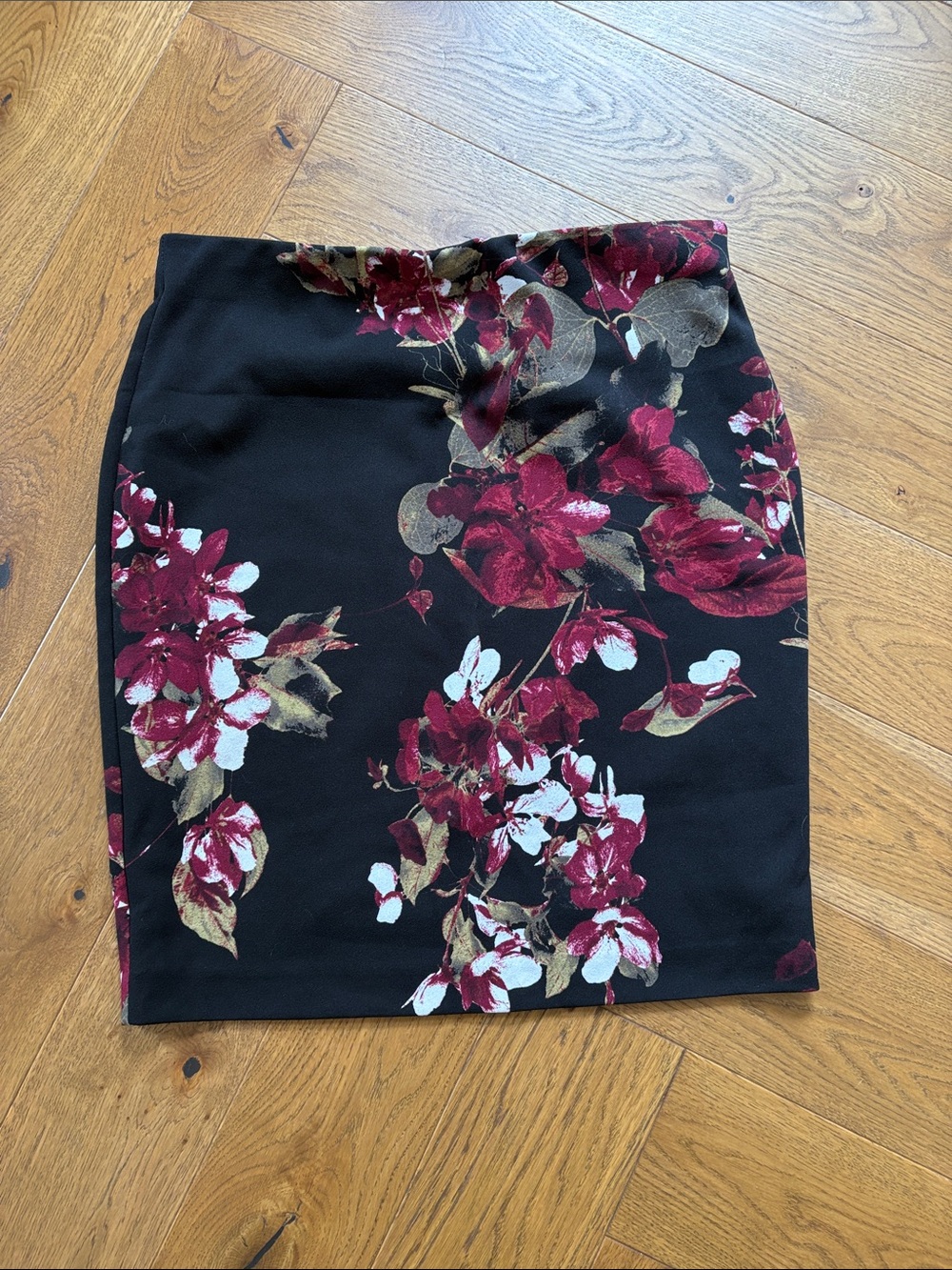 Le Chateau Midi Pencil Skirt